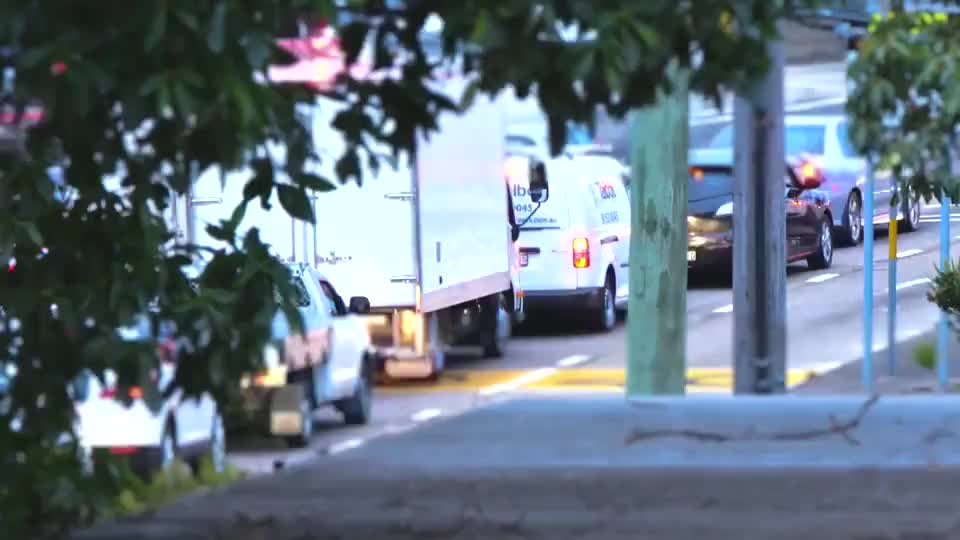 国五库存面临爆仓！上百家汽车经销商可能倒闭，集体抗议！