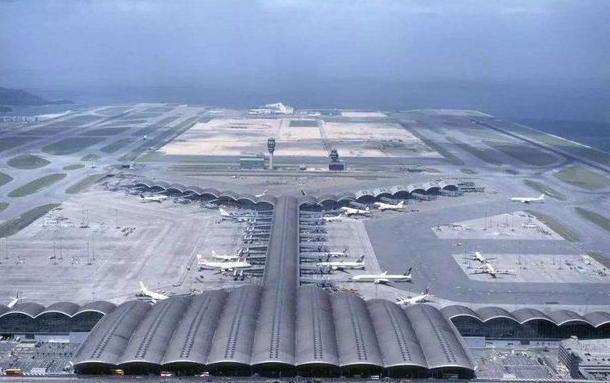 正文        最初是法赫德国王国际机场,法赫德国王国际机场位于沙特