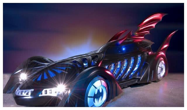 有钱就是任性，周杰伦花千万买车，排量惊人却只能看不能开上路