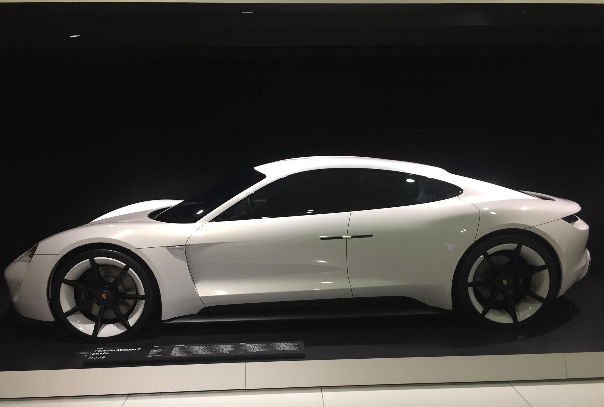 「独家实拍」保时捷最新概念电动车 porsche mission E  studie