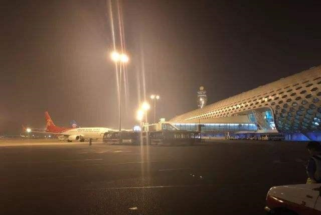 外出旅行,为什么越来越多的人不选择晚上坐飞机?网友
