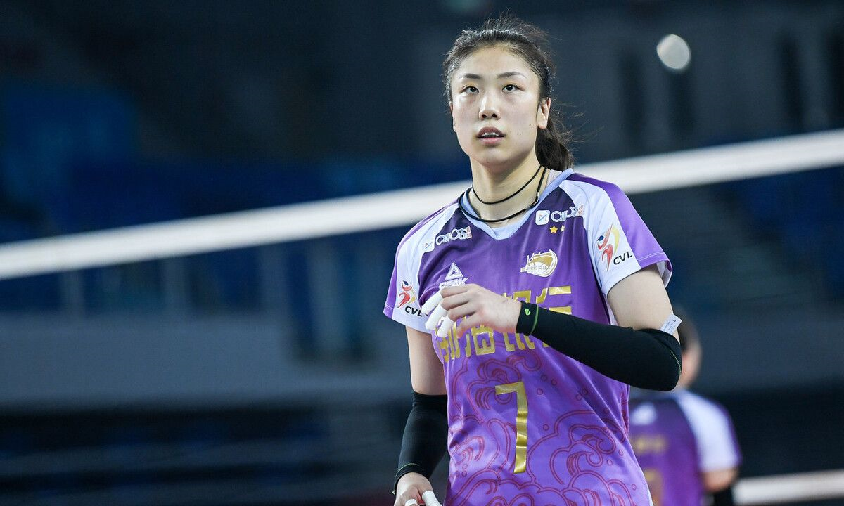 天津女排自我鼓励辽宁女排残阵以待杨艺成了天津女排关键球员