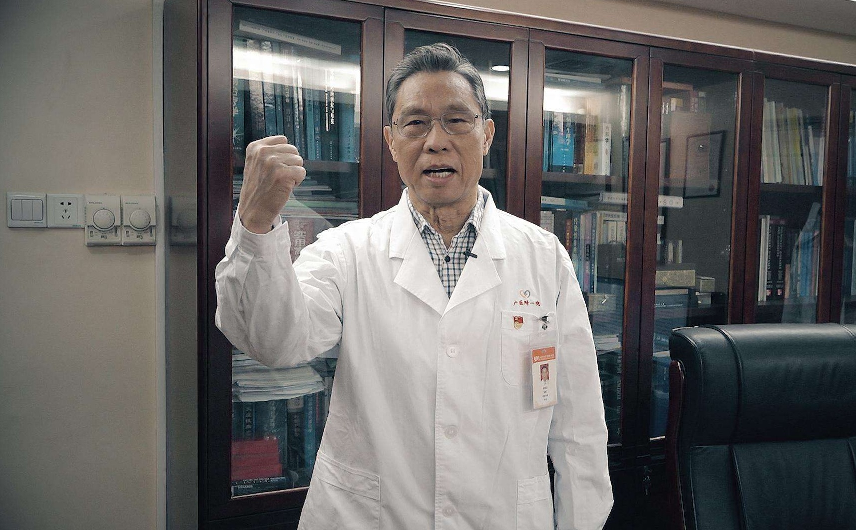 疫情期间,明星们逃往国外,钟南山院士才是我们最应该追的明星