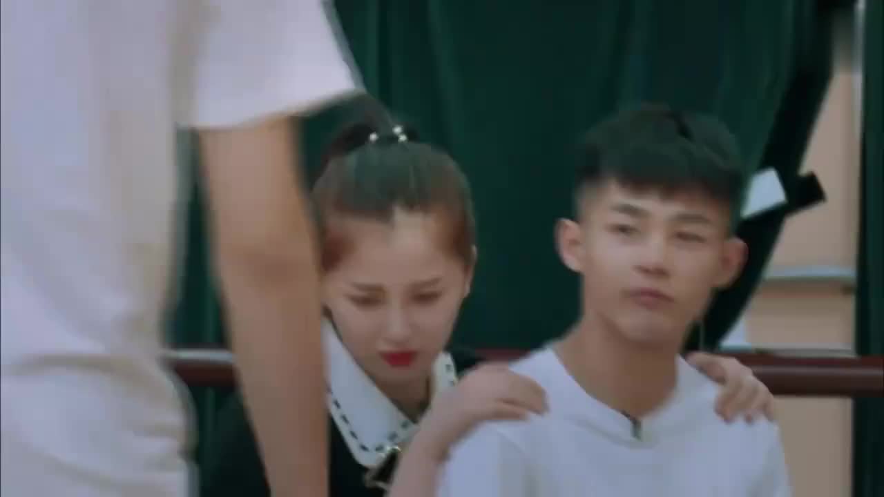赵志伟张昊月跳舞,虞书欣吃醋生气,假装发烧博关注!