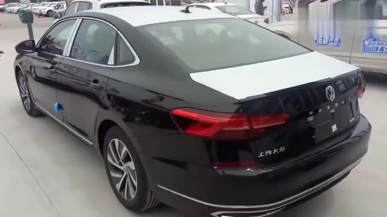 新款大众帕萨特430phev版车展实拍打开车门看到内饰心动了