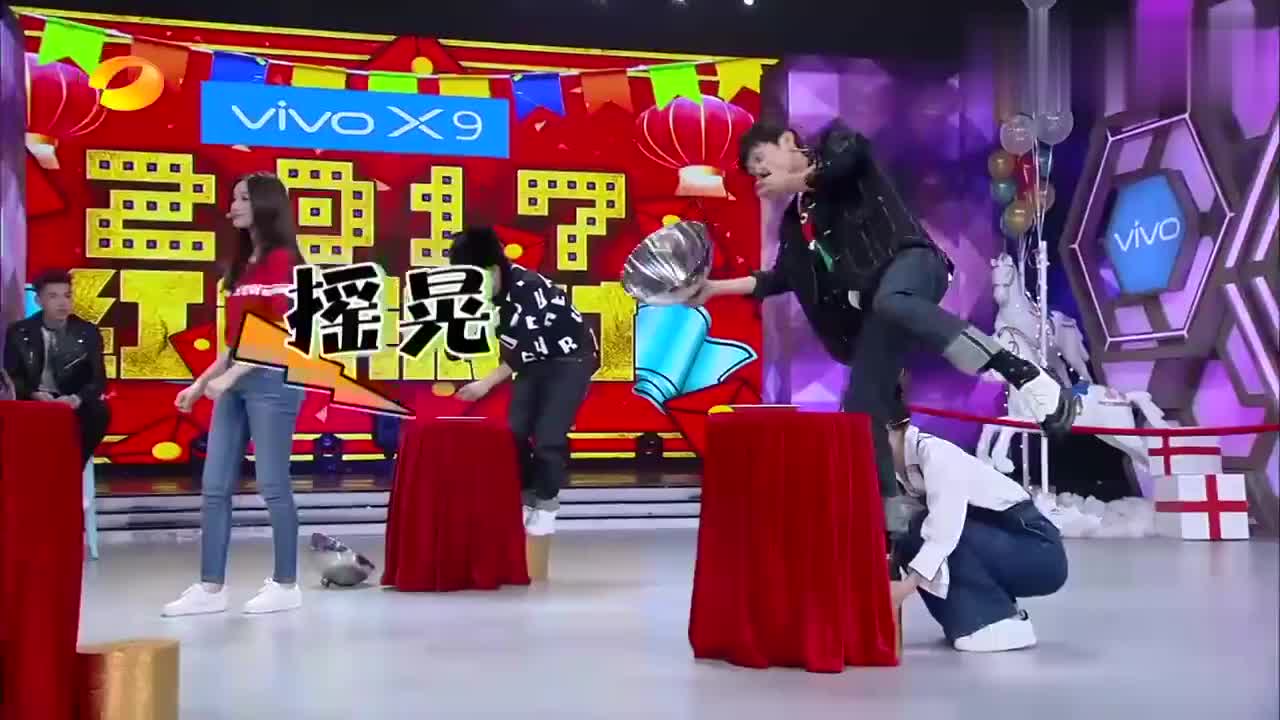 快乐大本营:众人玩游戏"机智"谢娜在线出招,王丽坤都懵了
