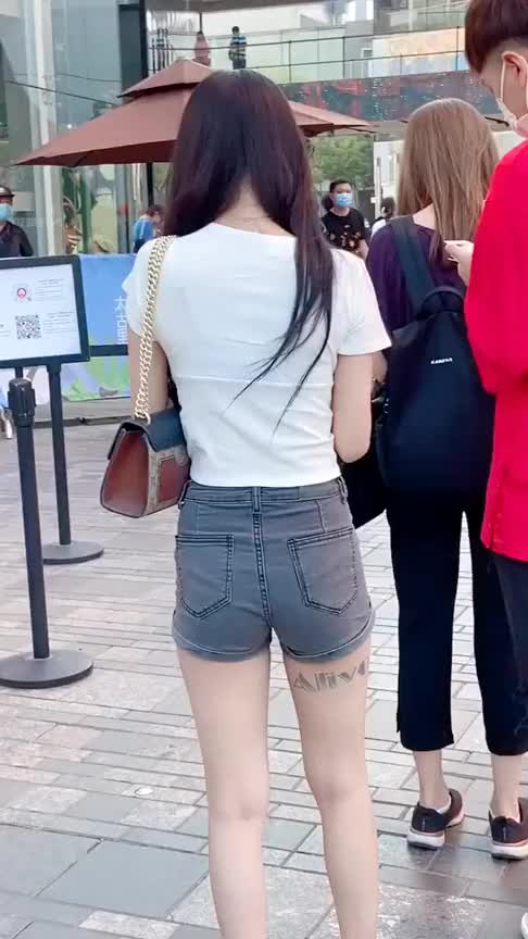 【Movie】小蘿莉太火熱🔥醉酒直撲老處男身上，這誰頂得住🎮 親愛的，熱愛的 Go Go Squid ▶