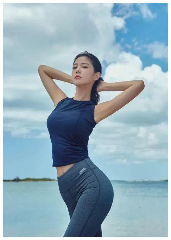 被称为"亚洲第一美女"性感健身女神李成敏有魔鬼身材