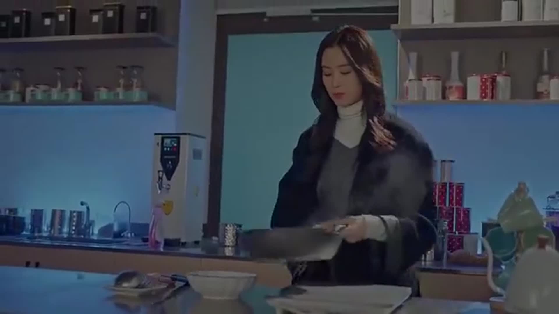时光与你别来无恙:姜颠找手机删照片,程逢看见照片
