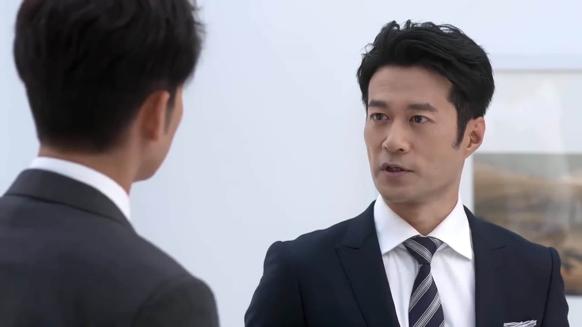 何以笙箫默应晖强调他和默笙属于合法夫妻不要插足别人的婚姻