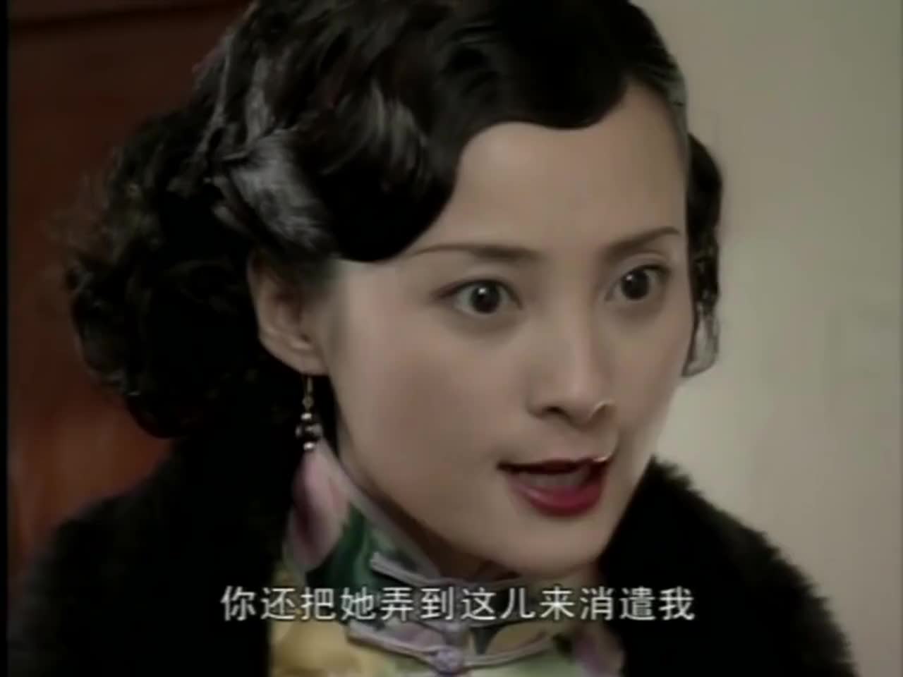 半生缘因为菲娜曼璐和祝鸿才吵了起来随后生气离开