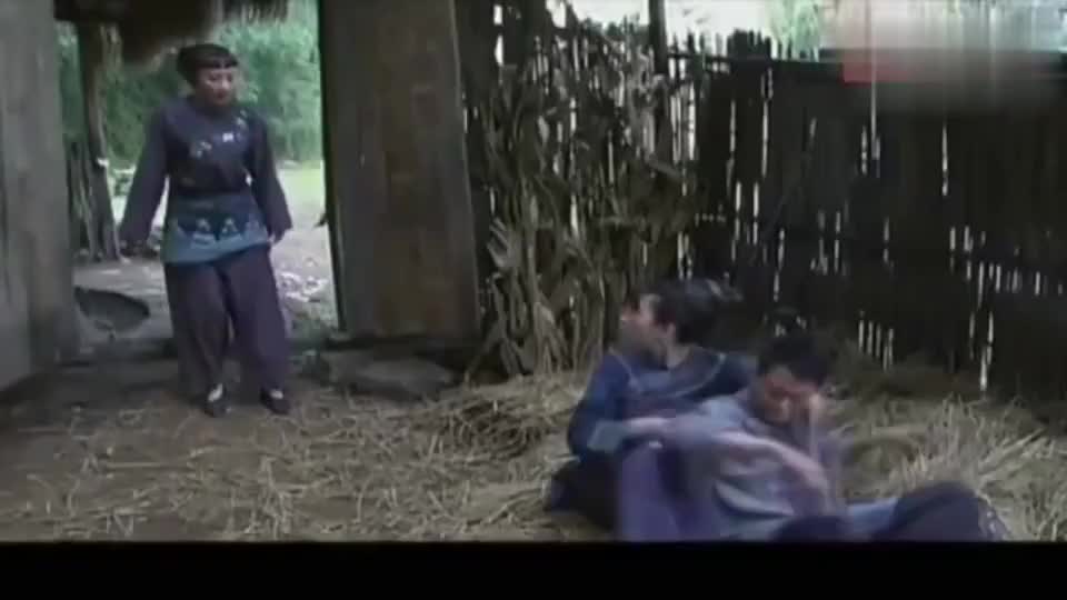 边城汉子 张正英正与蒲地流幽会, 没想到原配来找个正