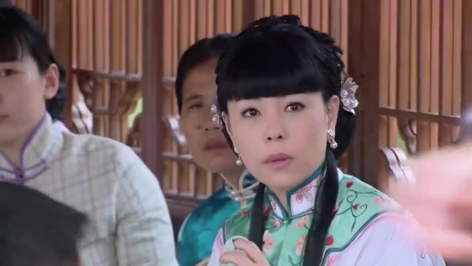 大少爷将定情戒指赠予丫鬟少奶奶狠扇丫鬟两耳光真狠