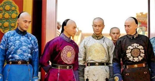 正文  康熙和乾隆这爷爷和孙子两个人,都是清朝有名的长寿皇帝,所以