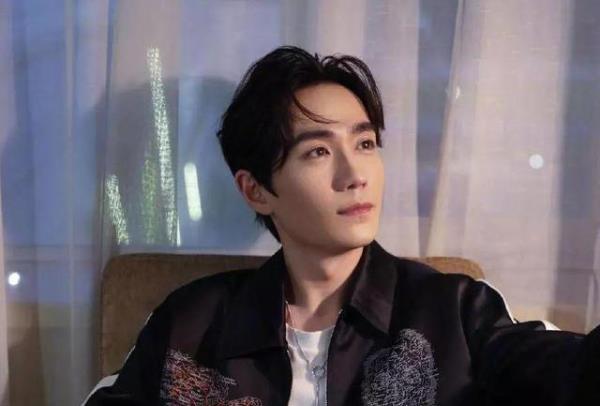 王一博警官?王俊凯的魅力?赵丽颖逆向宣传?林更新新女友?休闲区蓝鸢梦想 - Www.slyday.coM 王一博警官?王俊凯的魅力?赵丽颖逆向宣传?林更新新女友?休闲区蓝鸢梦想 - Www.slyday.coM