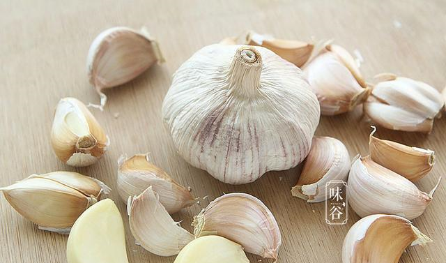 保存大蒜原来这么简单教您3个保存方法放久也不发芽不易坏