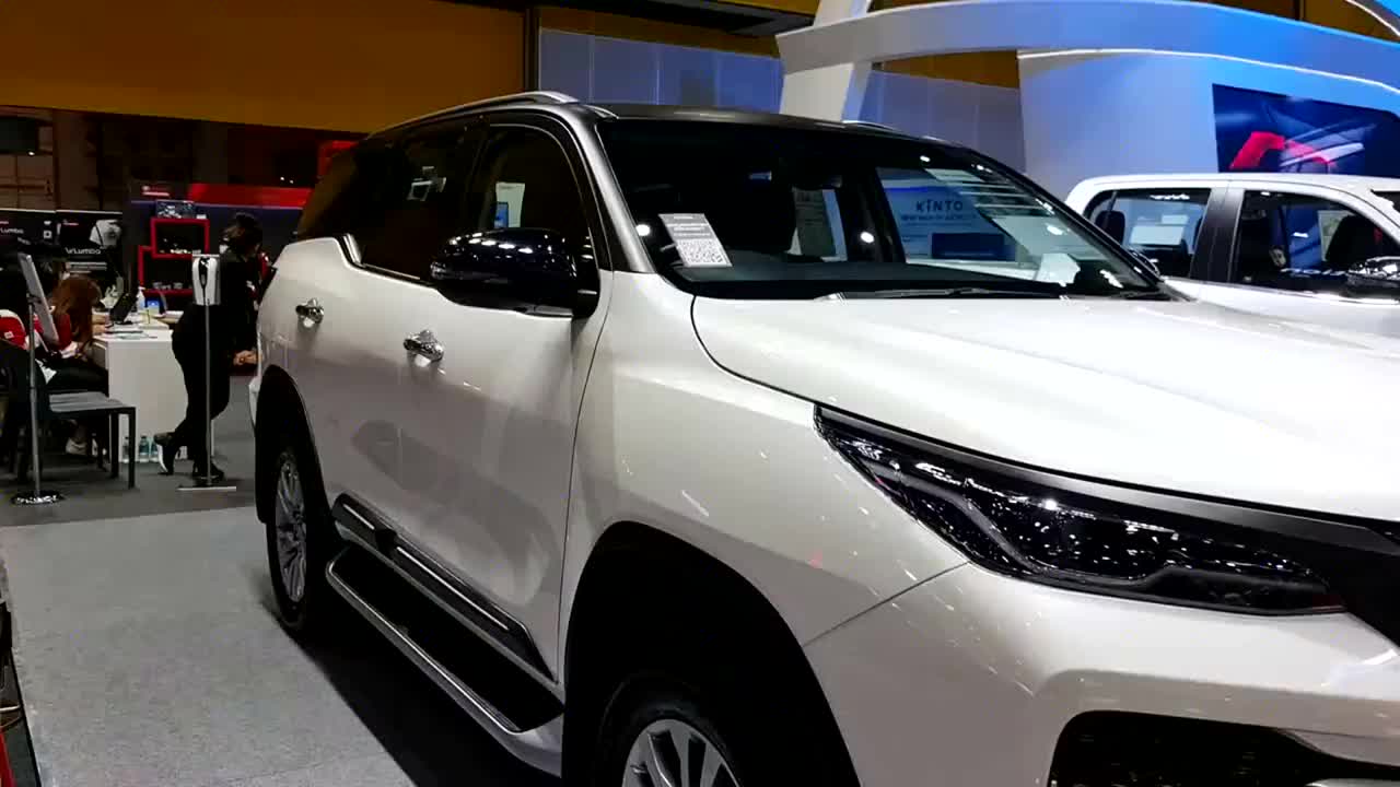 丰田奔跑者2021款,奔跑者丰田2021款图片 2021款丰田奔跑者fortuner24v版登场,实车太漂亮了!