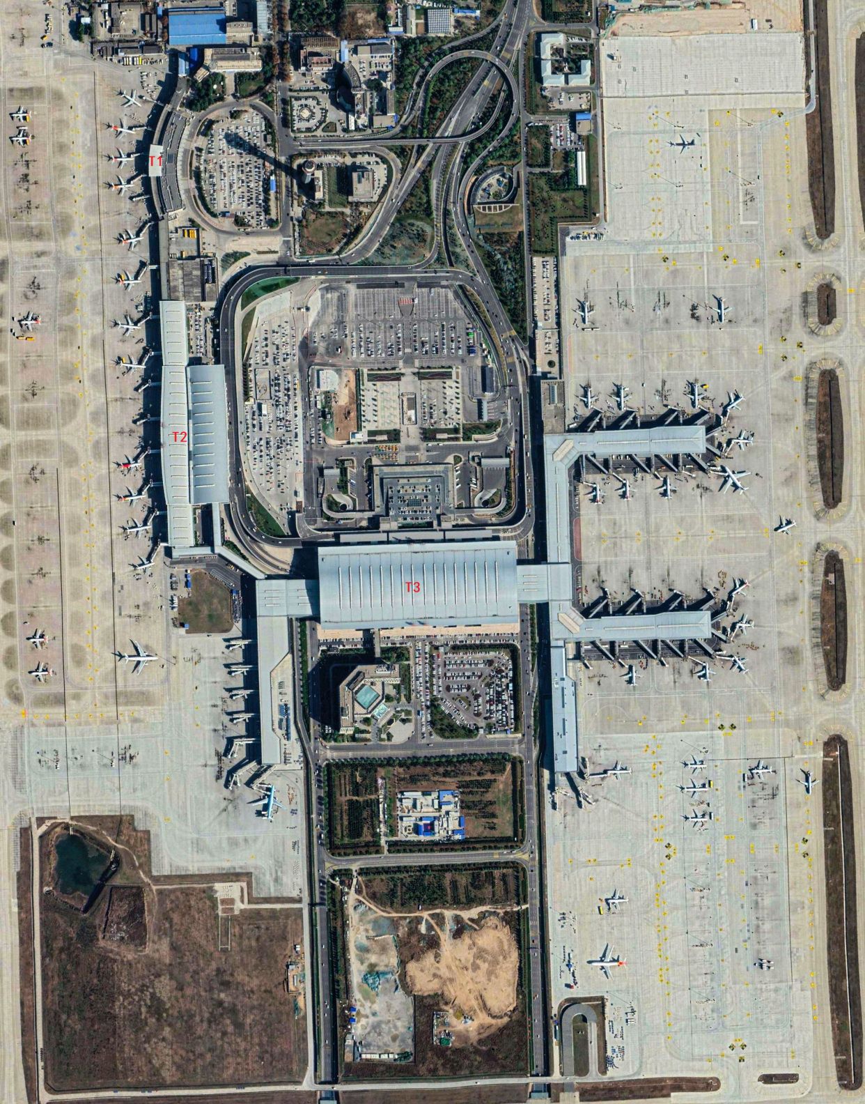 航拍西安咸阳国际机场,我国八大区域枢纽机场之一