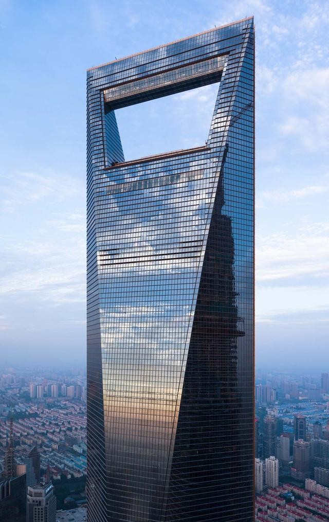 曾经的中国最高楼:还是全球最高有洞建筑,获奖无数却是日本投资