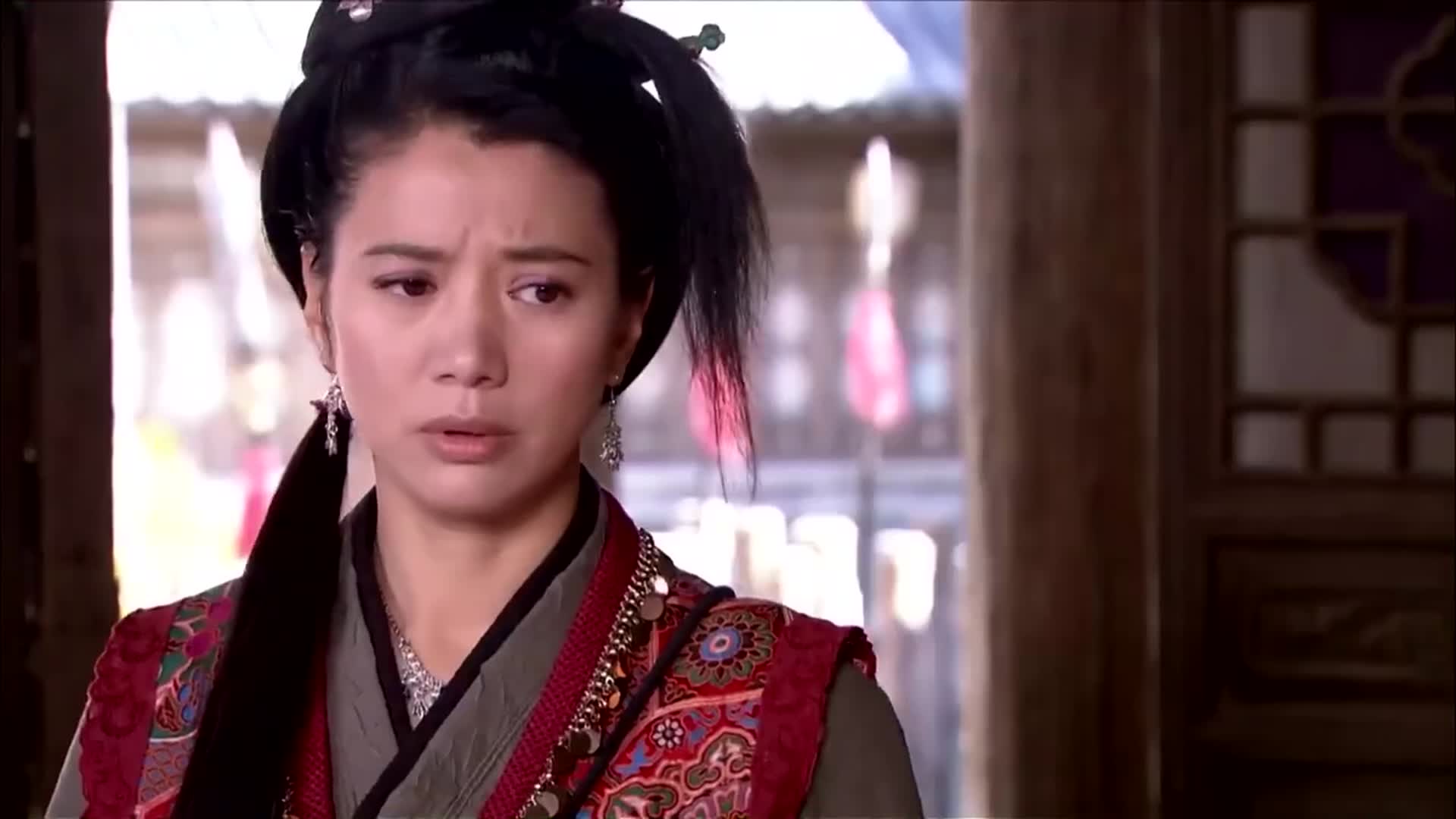 龙门镖局秋月姐给三金做饭看着就难吃三金却硬着头皮吃了