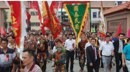 中国人口最多的村_中国人最多的村子,20万村民都是一个姓,光是学校就有十几所