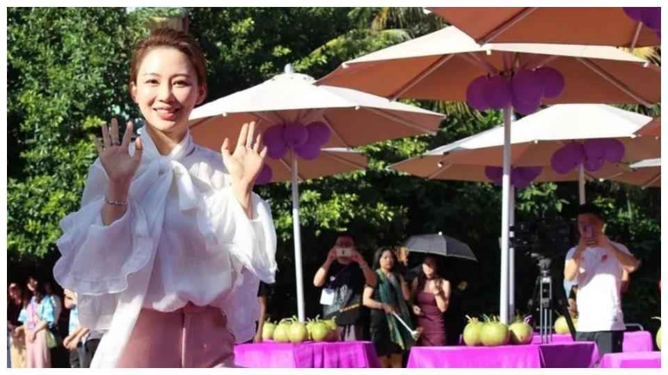 台球天后潘晓婷现状,身价过亿身材傲人,38岁仍是单身难寻真爱