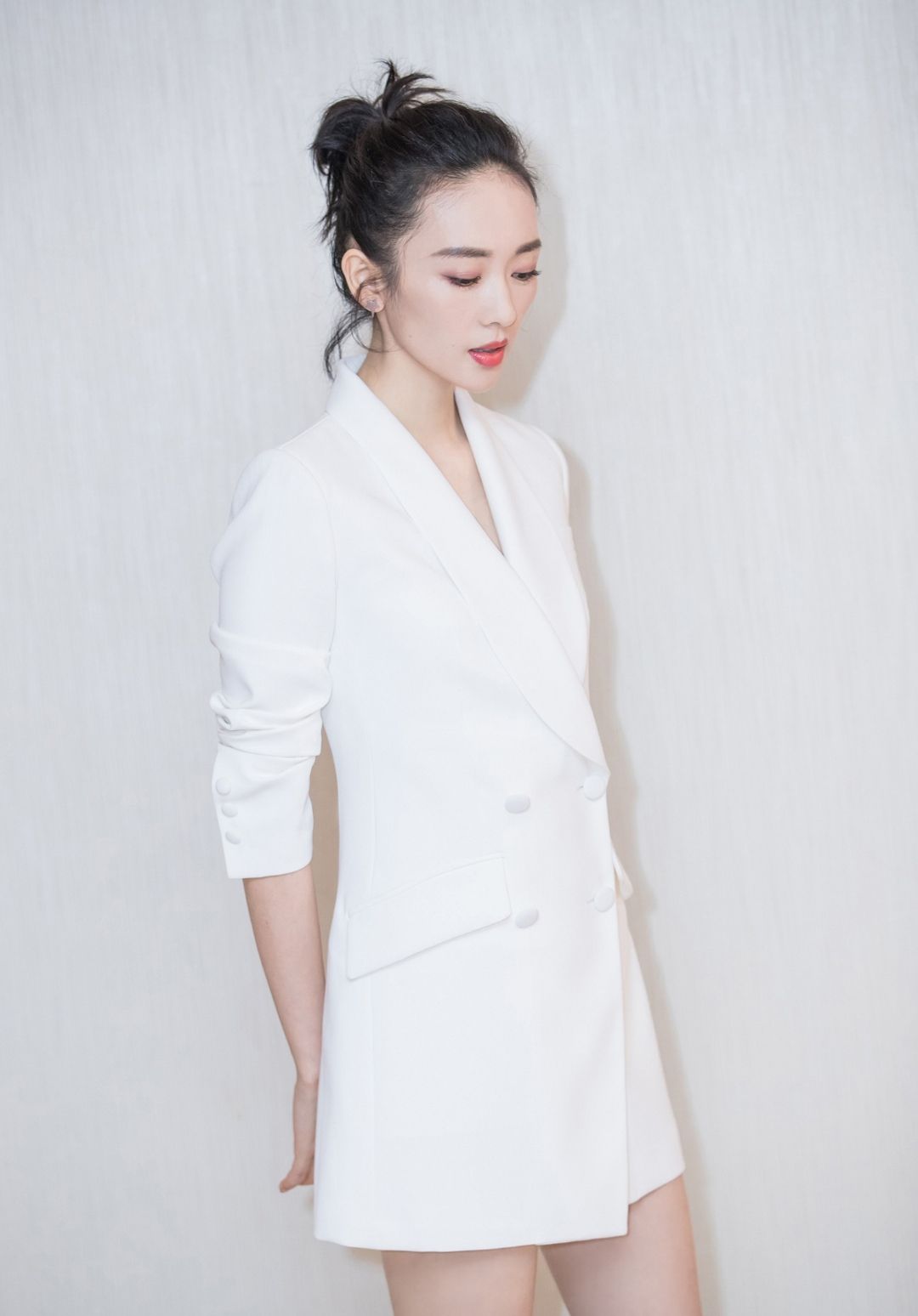 天生丽质的美腿童瑶_高清图集_新浪网