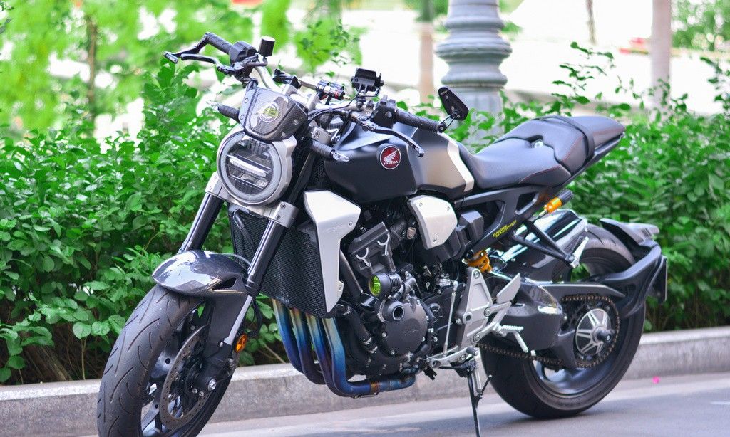 就这样被它征服，外表儒雅内心狂热的本田CB1000R机车