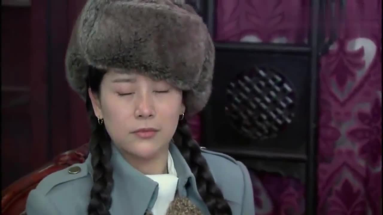 二炮手小红来看李娴淑看这形势李娴淑压根不想理她