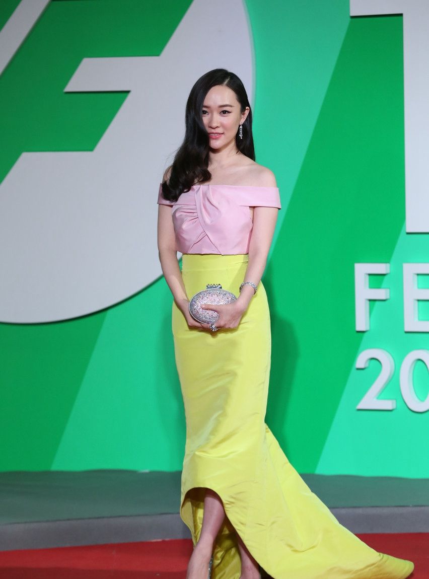 霍思燕,中国内地女演员,优雅大方的她,实在是太美了!