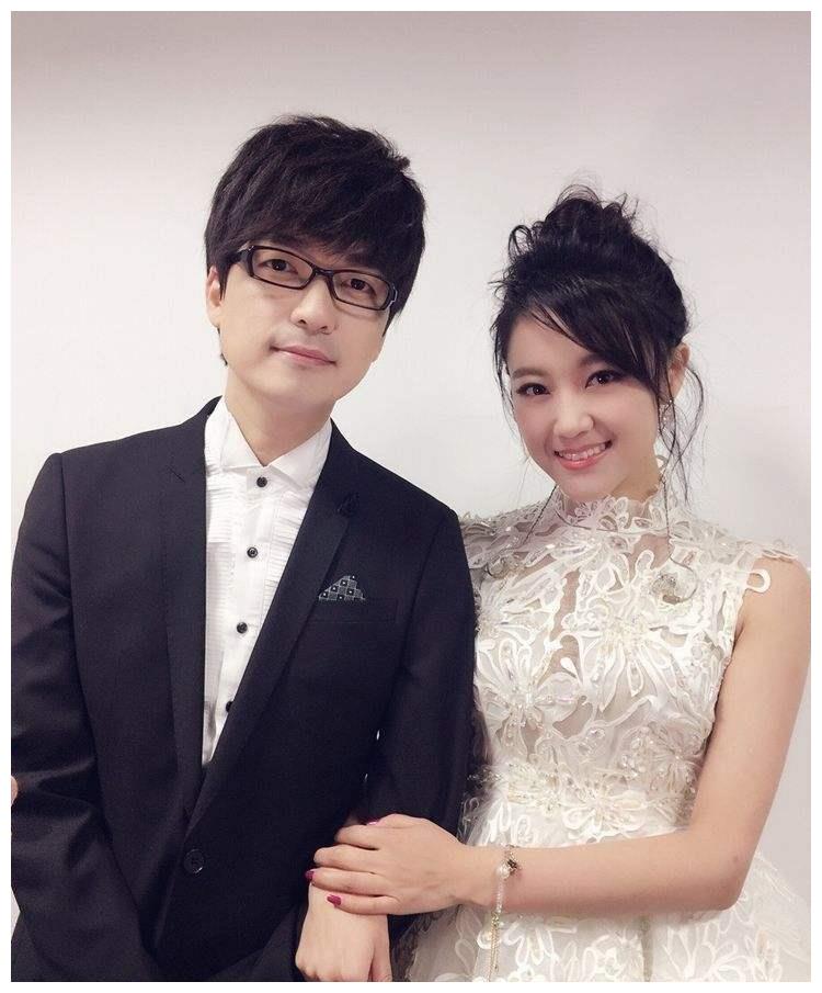 玖月奇迹罕露面,主唱王小玮二婚嫁给王小海,夫妻恩爱惹人羡