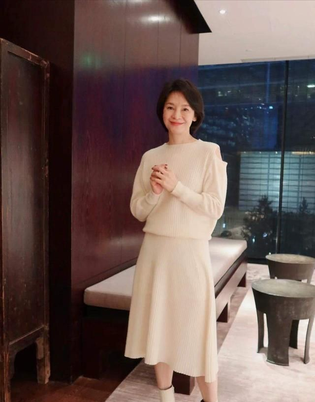 中年女性穿衣秘诀:优雅大气最重要,4个"穿搭法则"为气质加分