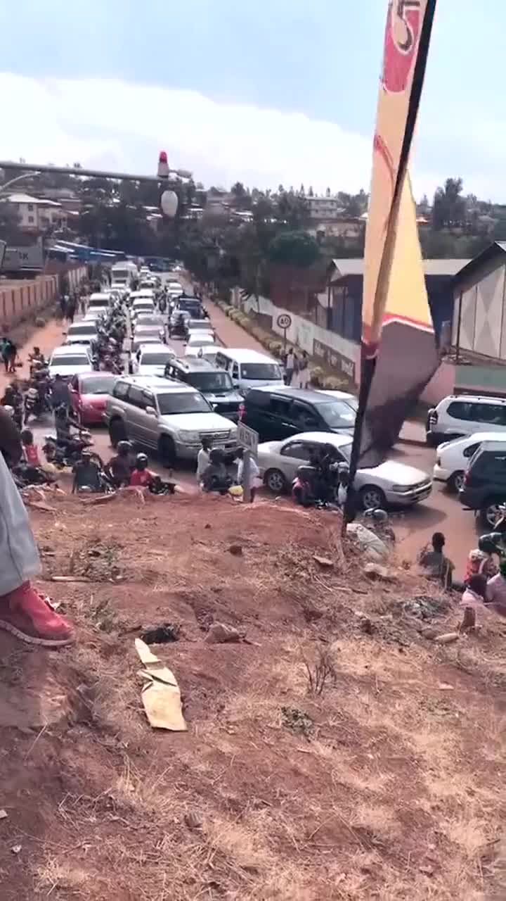 非洲大型车展，土豪常来的地方，却不敢任性！