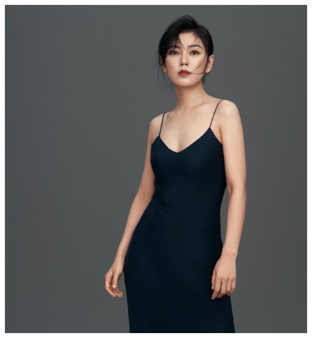赵文琪婚纱装扮时尚优雅,却撞脸张雨绮,谁还记得"秦羽墨"?