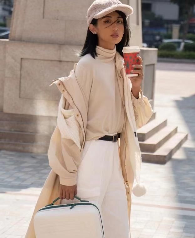 黄黑皮女生穿衣颜色很重要学会这些搭配技巧显白显气质