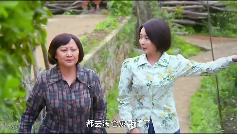满仓进城葛红在景梅妈边上唱独角戏景梅妈怒怼她闭嘴吧