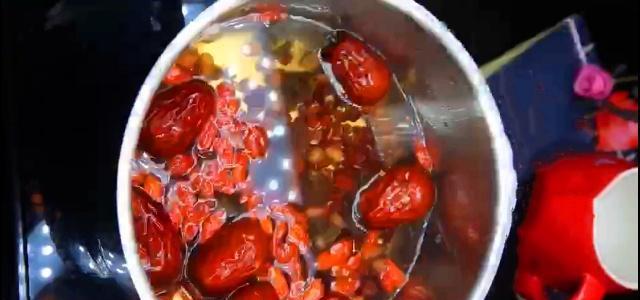 从妇女到少女,一定喝这两碗甜汤,补气,补血,美容养颜,精品