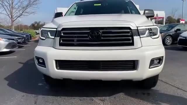 高清实拍2021款丰田红杉，有这颜值和空间，我放弃了丰田霸道！