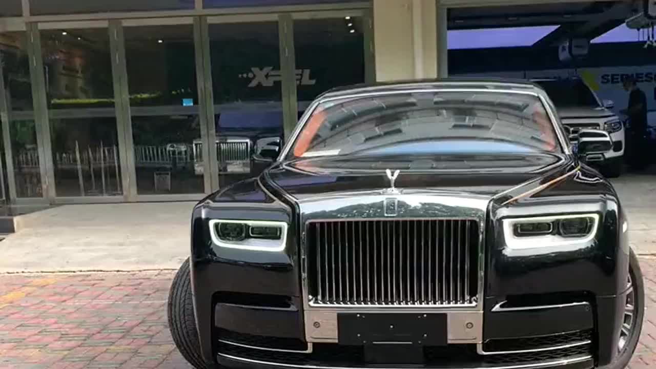 最新款第8代劳斯莱斯幻影，车长599，地表最强的豪华轿车了吧？