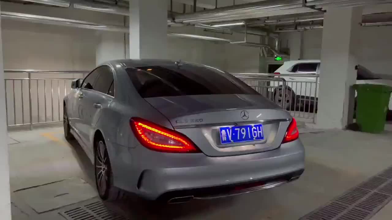 cls320奔驰价格及图片,cls320奔驰 奔驰最美轿跑cls320,大溜背的车身设计,丝毫不输奥迪