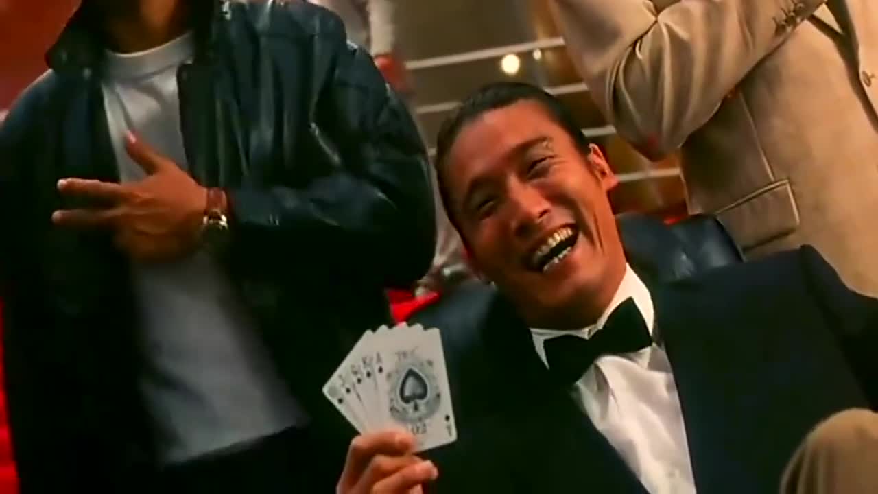 梁家辉假扮赌神赌场千金和赌场老板娘芳心暗许简直如鱼得水