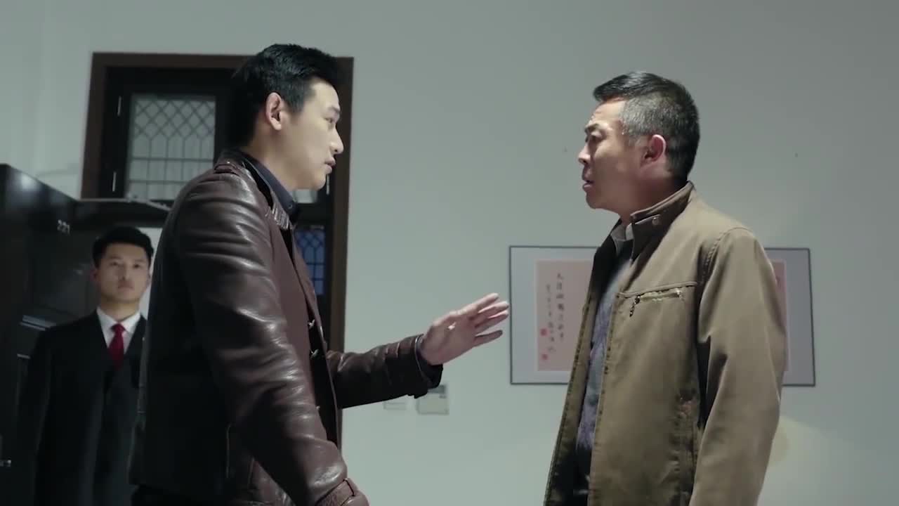 人民的名义侯亮平继续搜查老赵瞬间发疯眼看狐狸尾巴就要露