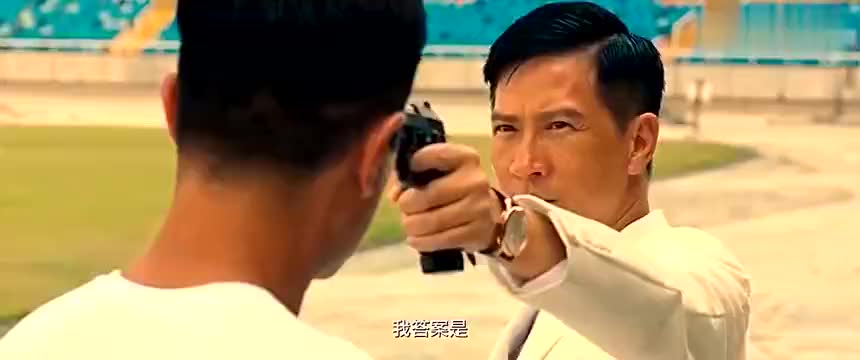 使徒行者:渣渣辉向自己兄弟开枪,熟不知这样做,只为了