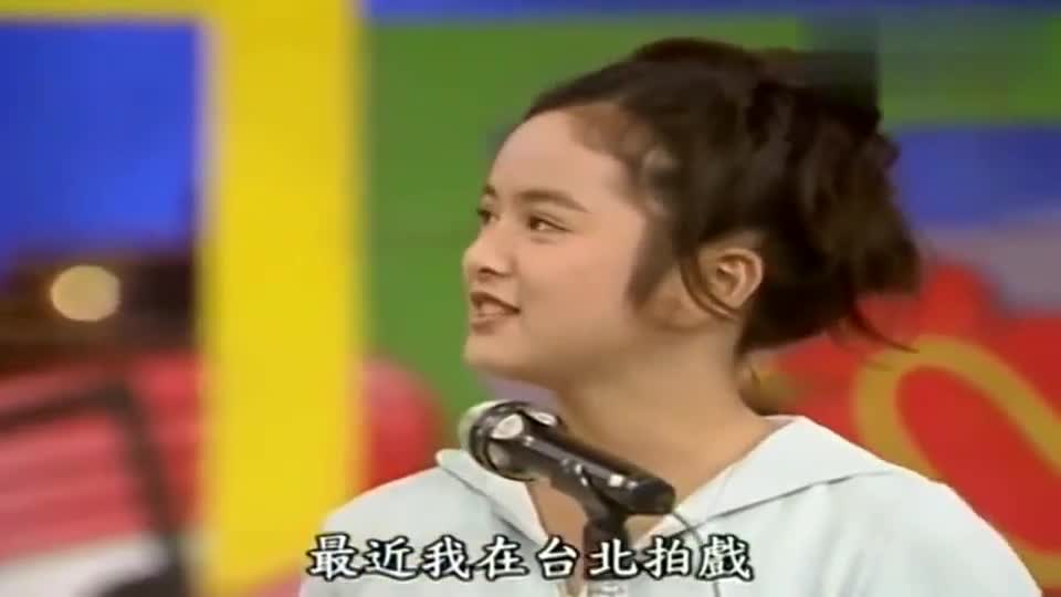 叶韵仪聊自己拍戏扮演盲人她说着就上手抓张菲胡须真逗啊