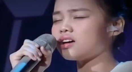 汤晶锦身价多少 如今的演唱超有大师范儿!