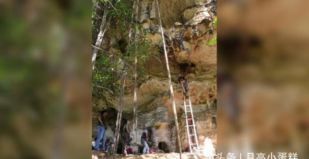科学家在印尼山洞里发现了上古壁画，其中有个8人分身来源很神秘
