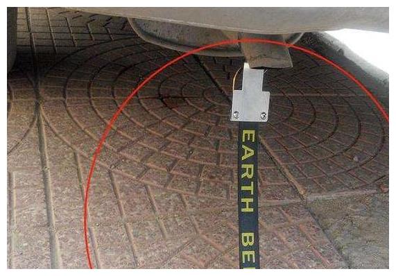 为什么老司机爱在车尾绑绳子?交警:这么做的都是聪明人