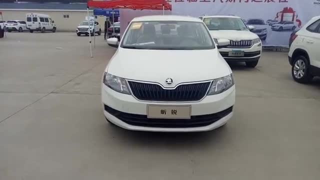 2019款斯柯达昕锐亮相车展，打开车门看到内饰，买不买做个参考