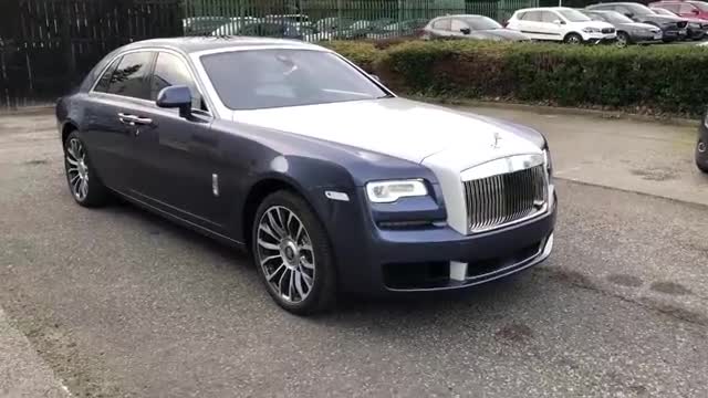 2020款劳斯莱斯古斯特双色版实拍，车门打开那刻，才是心动的开始