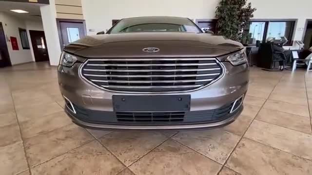 新车到店，2020款福特金牛座，坐进后排那刻，让我忘了大众迈腾